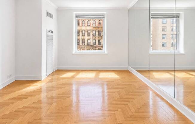 1 bed, 1.5 baths, 653 sqft, $5,900, Unit 9H