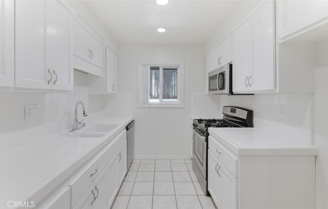 18645 ORIENTE DR