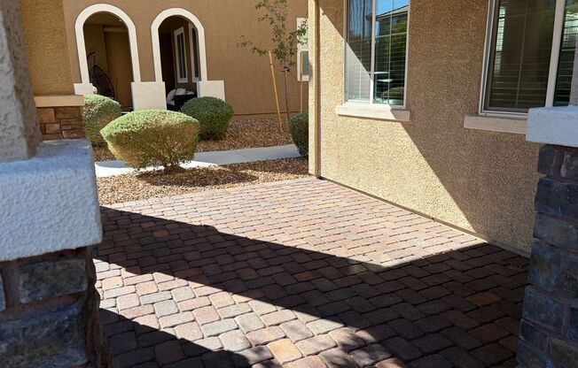 3 beds, 2.5 baths, $2,095