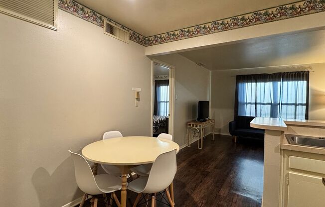 1 bed, 1 bath, 550 sqft, $1,100, Unit 21