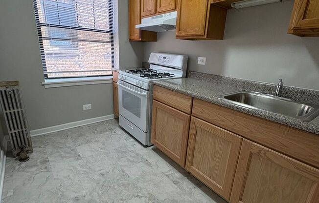 3 beds, 1 bath, 1,003 sqft, $1,225, Unit CA 143.5-3W