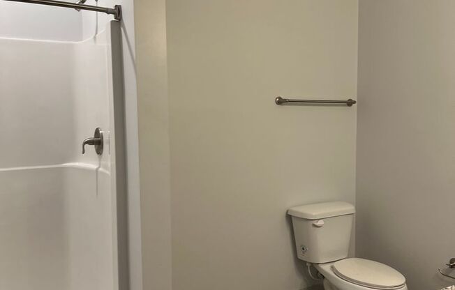 2 beds, 2 baths, 940 sqft, $2,900, Unit Heritage East- Unit 101