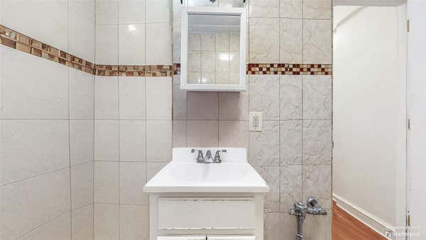 1 bed, 1 bath, 600 sqft, $1,900, Unit 910