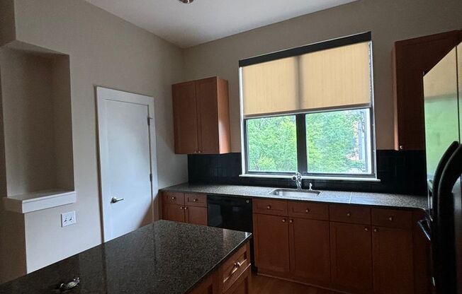 2 beds, 2 baths, $2,500