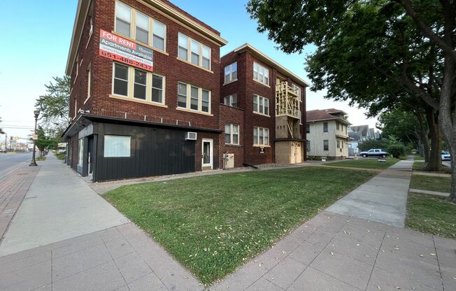 476 Herschel St.