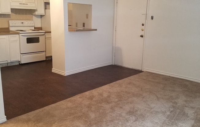 Studio, 1 bath, 415 sqft, $680