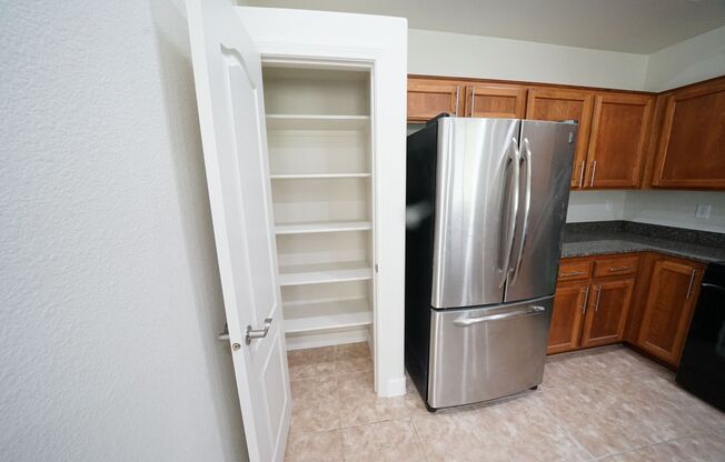 2 beds, 2 baths, $1,550, Unit Building 10
