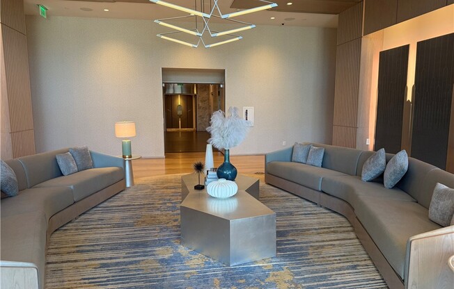 1 bed, 1 bath, 828 sqft, $3,100, Unit 2102