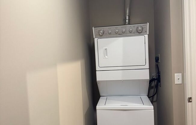 1 bed, 1 bath, 729 sqft, $1,225, Unit 403