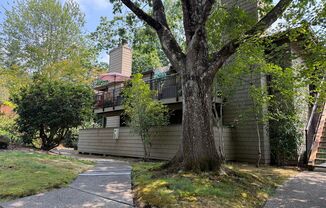Remodeled Lake Oswego Condo | Quiet Neighborhood, Pool & A/C