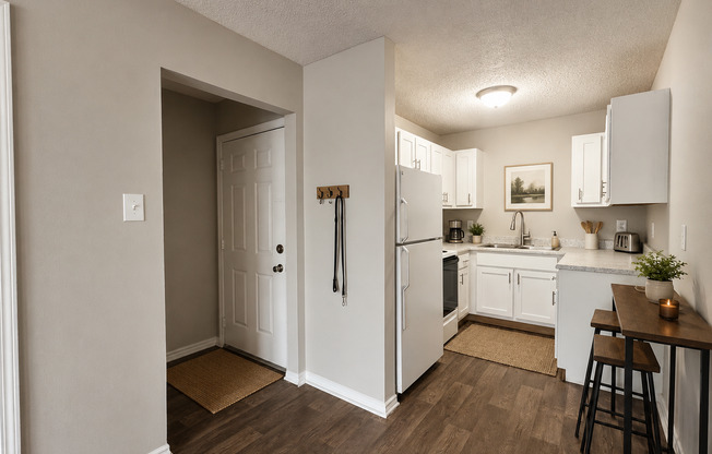 3 beds, 1 bath, 820 sqft, $1,398, Unit 1341w