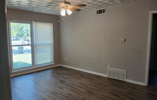 3 beds, 1 bath, $1,500