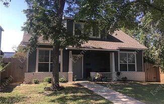 $500 off first months rent if application is submitted before 10/1 / 6 Bed & 3.5 Bath House in Austin / Pet-Friendly / Available NOW!!