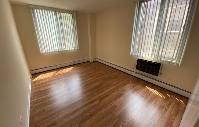 3 beds, 2 baths, 1,200 sqft, $3,450, Unit 1616 - 4A