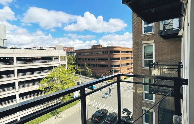 1 bed, 1 bath, 696 sqft, $1,825, Unit 610