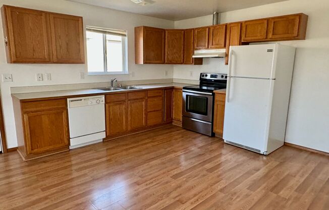 2 beds, 1 bath, 684 sqft, $1,475, Unit 642 1/2