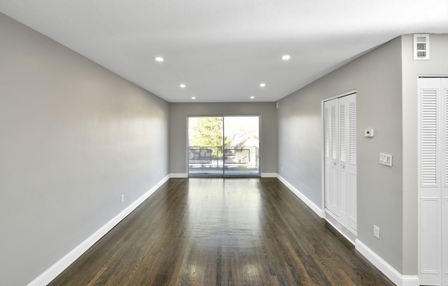 800 Hyde Park Ave
