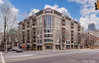 718 W Trade St  Unit  602