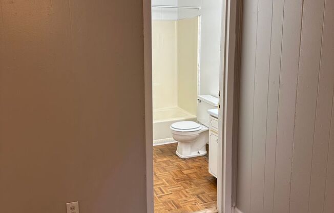 1 bed, 1 bath, 570 sqft, $700, Unit CS 76