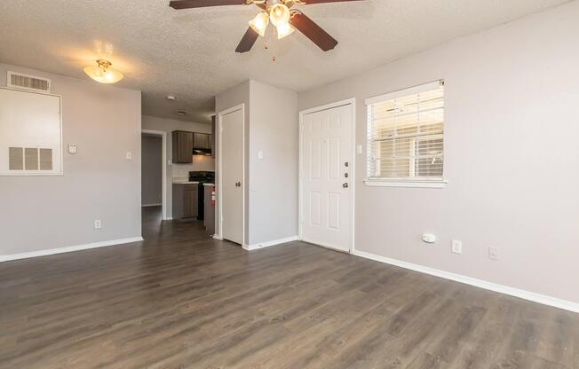 1 bed, 1 bath, 663 sqft, $1,120