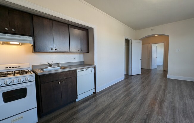 2779 N Milwaukee Ave