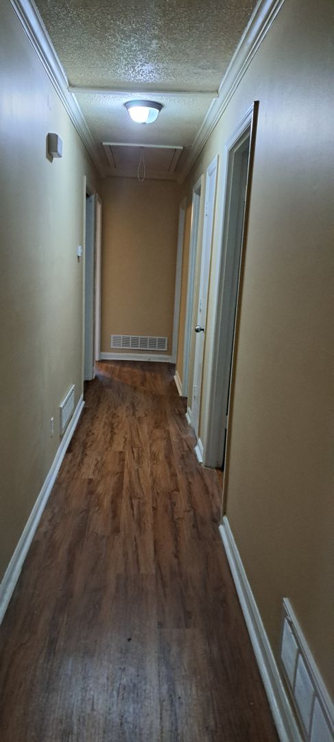 4 beds, 2 baths, $1,595