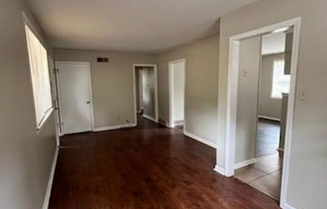 2 beds, 1 bath, $1,000