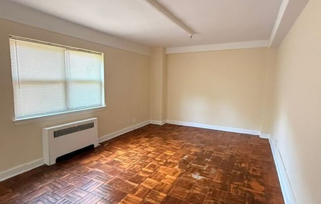 1 bed, 1 bath, 653 sqft, $900, Unit B62