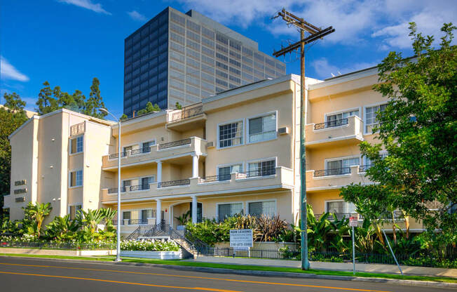 Apartment Building in Los Angeles