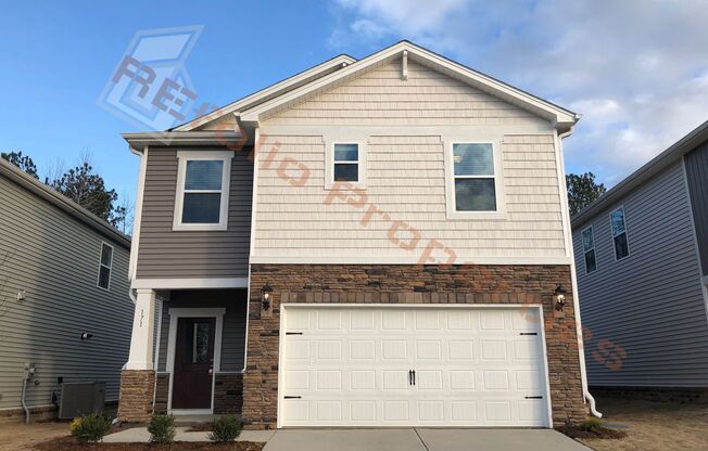 Beautiful 3 Bedroom, 2.5 Bath house w/ 2 Car-Garage in Oak Manor, Garner. Available July 21st!