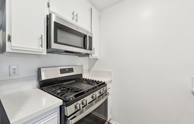 2 beds, 2 baths, 1,100 sqft, $2,098, Unit 107