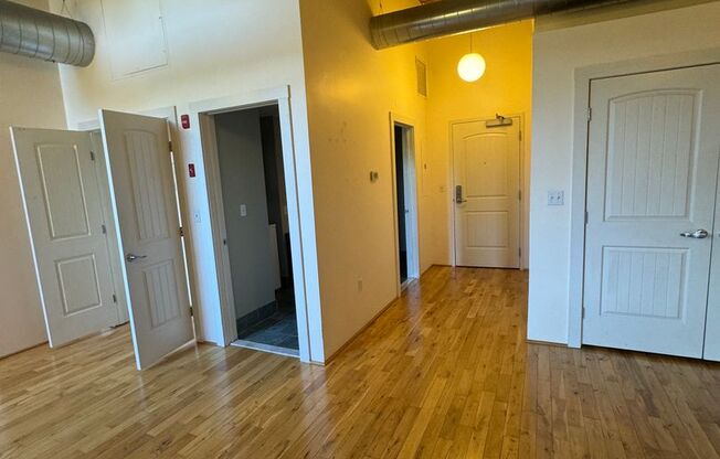 Studio, 1.5 baths, 1,248 sqft, $2,446, Unit 330