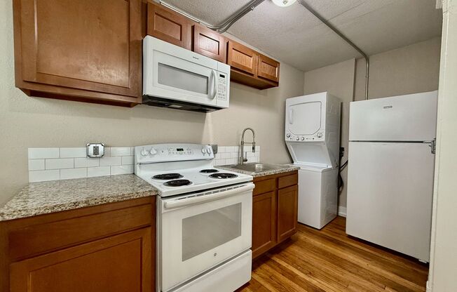 Studio, 1 bath, 695 sqft, $845, Unit 3207-8