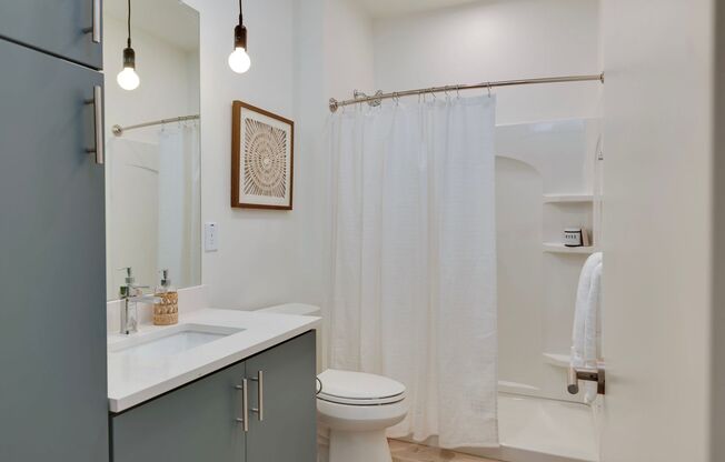 1 bed, 1 bath, $800, Unit Unit 7 Suite E - 226 N Dillard St