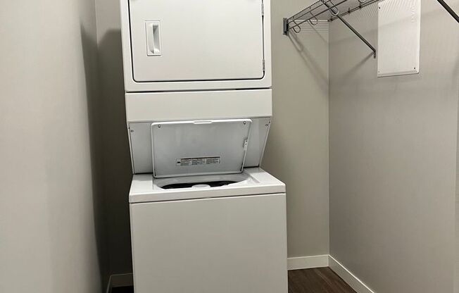 1 bed, 1 bath, 734 sqft, $1,795, Unit 806
