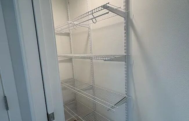 2 beds, 2 baths, 784 sqft, $2,932, Unit 302