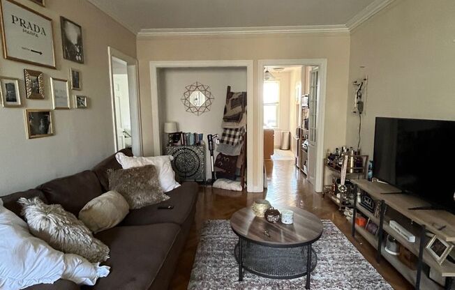 1 bed, 1 bath, $2,000, Unit 1201