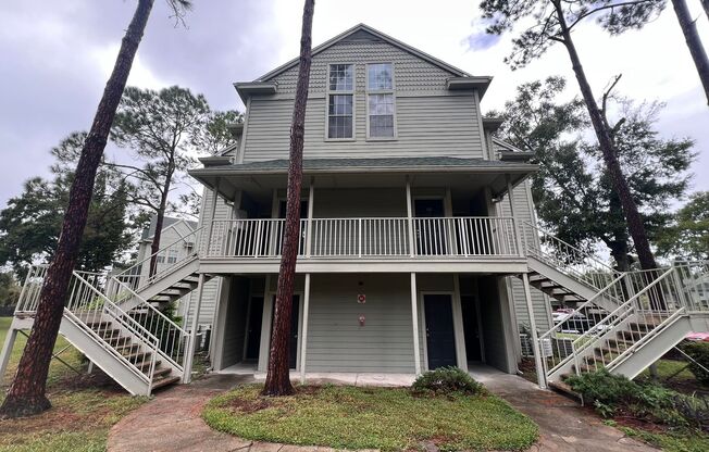 Great 1/1 condo in gated community!