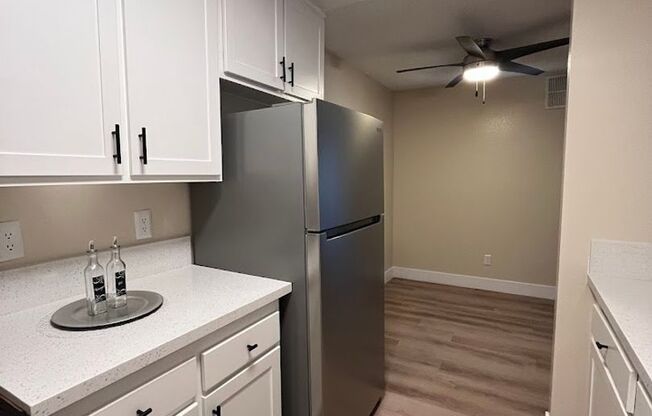 1 bed, 1 bath, 714 sqft, $1,795, Unit 060