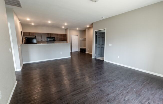 2 beds, 2 baths, 1,179 sqft, $1,375, Unit 3500-307