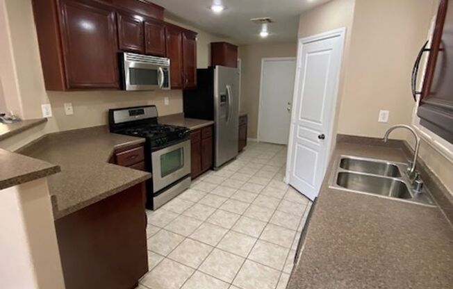 3 beds, 2.5 baths, $1,850