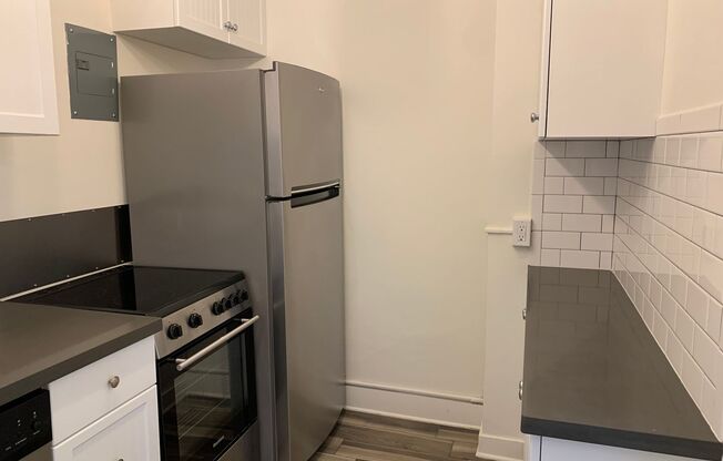 Studio, 1 bath, 325 sqft, $1,195, Unit 110