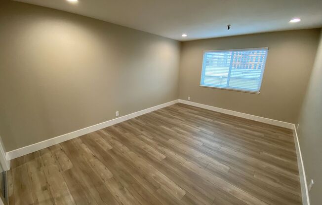 1 Bed 1 Bath Condo Newly Remodeled W/ Parking, In Adams Point Area, Oakland