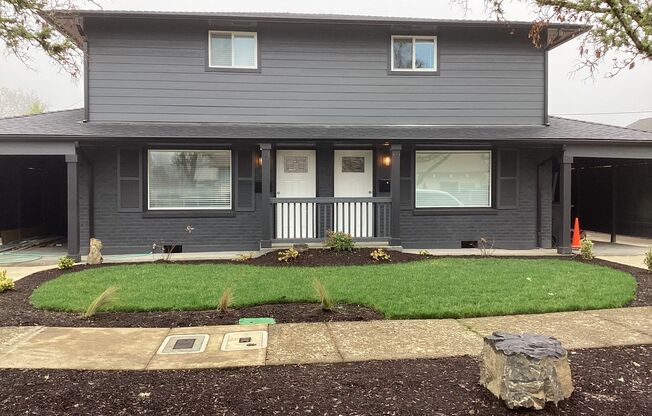 Cute Townhouse, Fully Renovated