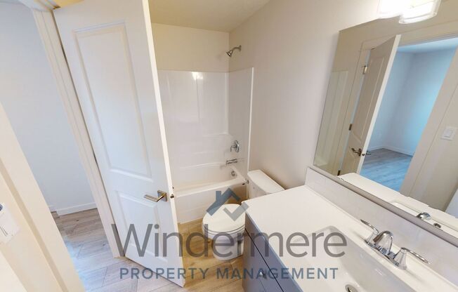 3 beds, 2 baths, 1,064 sqft, $1,895, Unit 325 Cowden