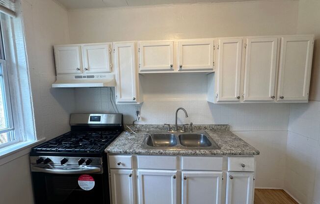 2 beds, 1 bath, $1,500