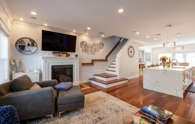 109 TUDOR ST