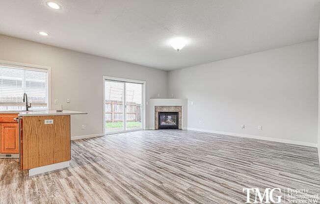 Corner Lot Spacious 4 Bedroom, 2.5 Bath Home In Curtin Creek Neighborhood!