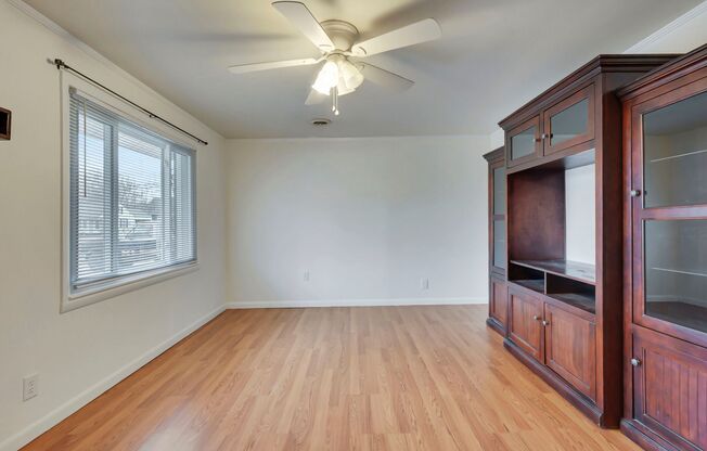 2 beds, 1 bath, $1,395