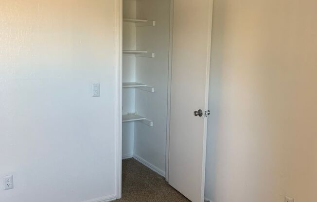 1 bed, 1 bath, 700 sqft, $849